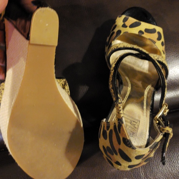 🎊 Pick 3 items for $15🎊🎊Womens wedges$final markdown - Picture 5 of 5